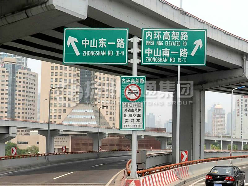 BZG-013，交通標志桿，T型三懸臂交通標志桿