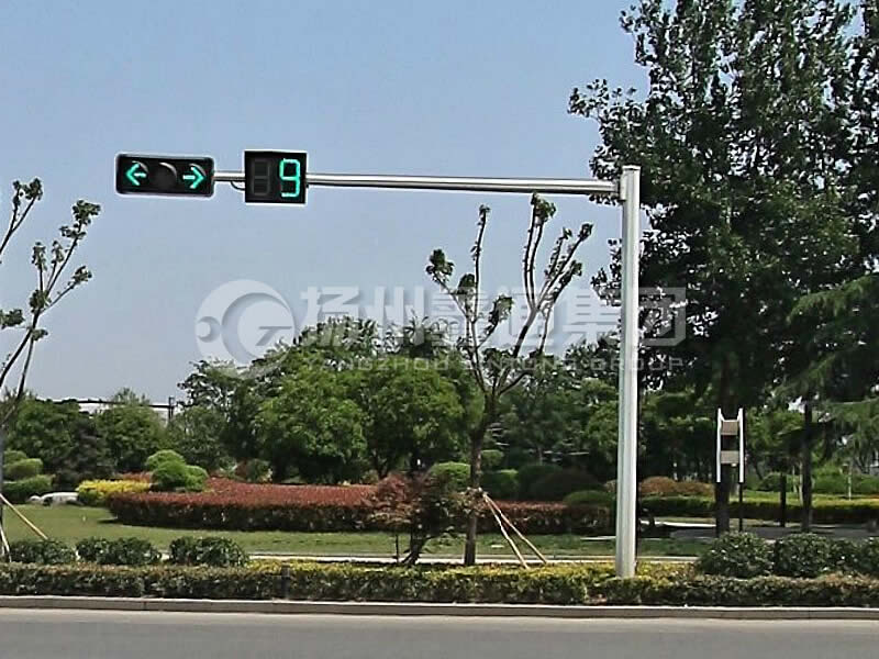 XHDG-035，L型八棱信號(hào)燈桿，丁字路口