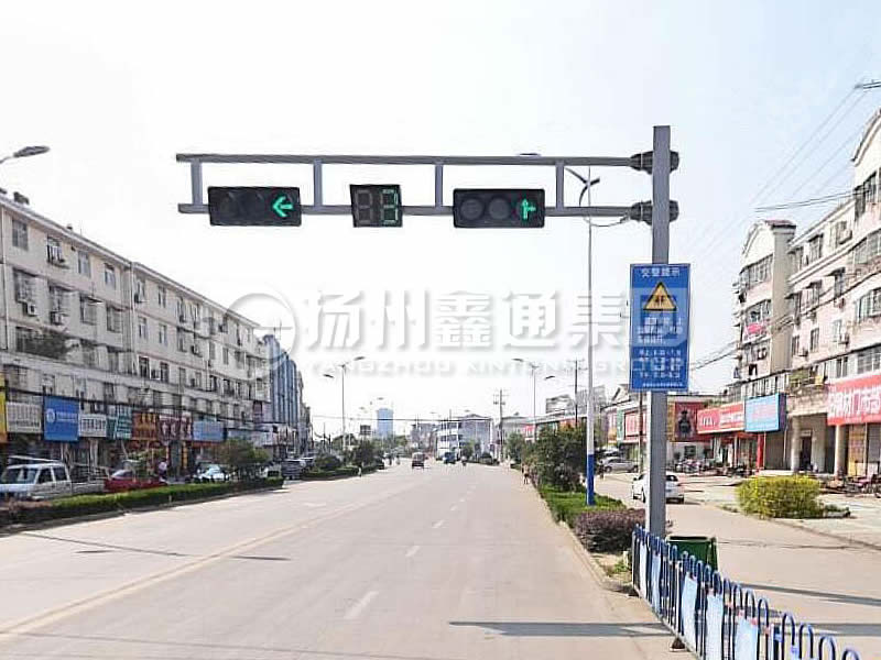 XHDG-057，F型方管信號燈桿